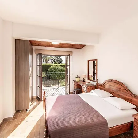 Villa Vista *